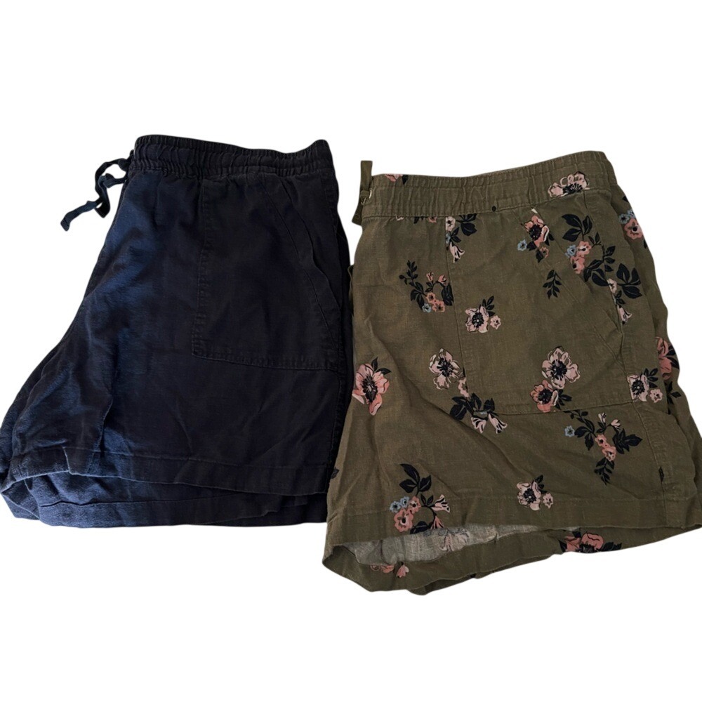 Set of 2 Ladies XXL— Nautica Women's Solid Navy and Olive Floral Shorts